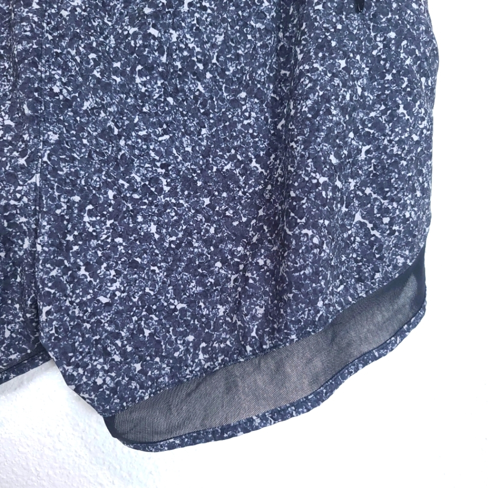 ATHLETA Printed Mesh Racer Run Shorts 4" - Picture 10 of 10